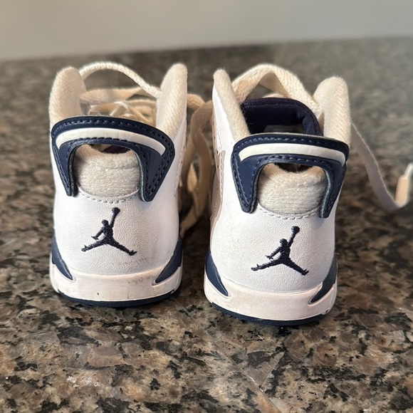 Jordan baby 6 EUC White and Blue Sneakers with Iconic Jumpman Logo - Picture 2 of 14